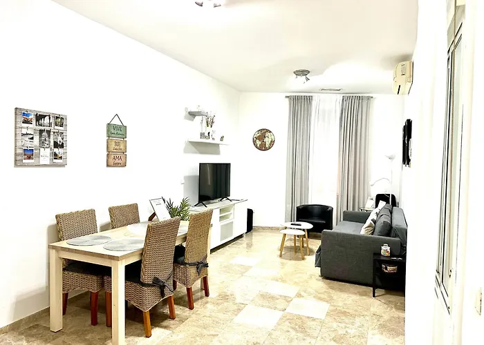 Apartamento Acogedor Y Moderno En Pleno Centro De Sevilla Con Parking Gratis